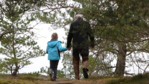 walk-700723_1920